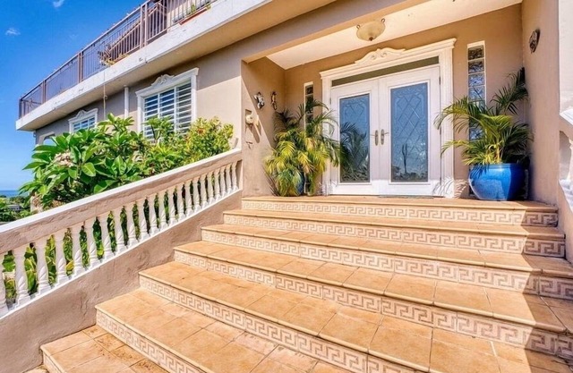Cima de la montaña Villa con espectacular puesta del sol Vista del Caribe