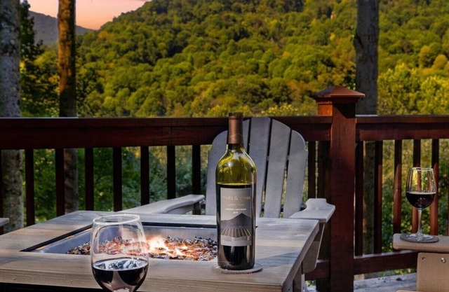 4th of July Available|MTN Views|Hot Tub|EV Charger