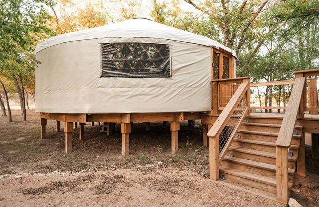 Mourning Dove/River Yurt Village/Hot Tub/Medina River/Close to Town!