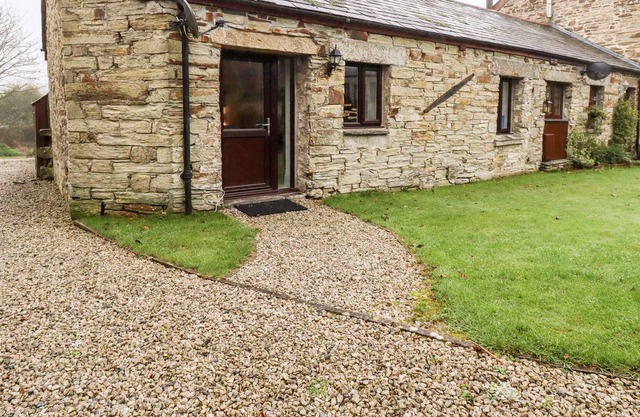 MOWHAY COTTAGE, romantic, character holiday cottage in East Taphouse