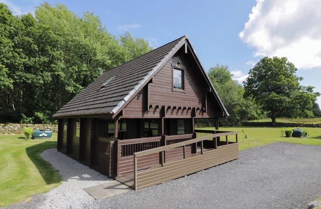 MOYLE LODGE, pet friendly, character holiday cottage in Dalbeattie