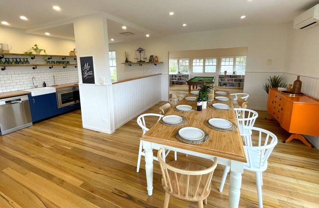 Mr Bass: Coastal Retreat w/ Farm Views