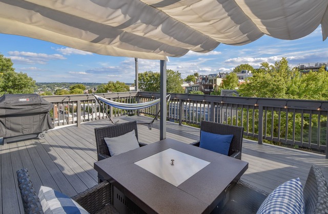 monte Adams-Rooftop Deck-Mins a Dwntown-Pvt Parking
