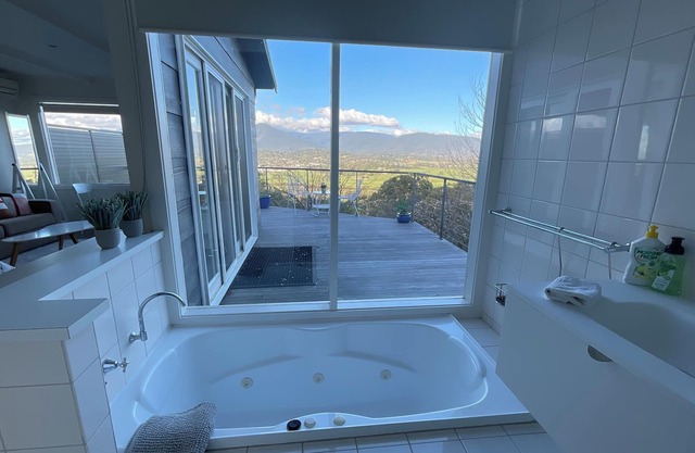Mt Rael Healesville Suite 2 The Sharman Stunning views