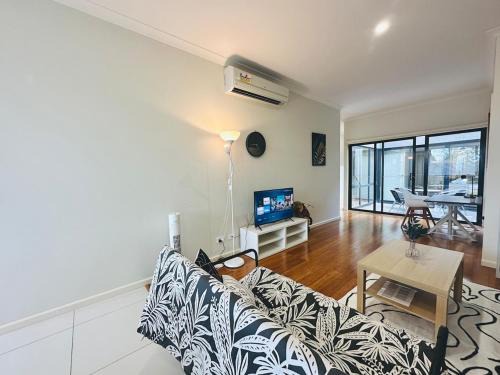 Mt Waverley Spacious 2br2ba Parking Wifi Balcony