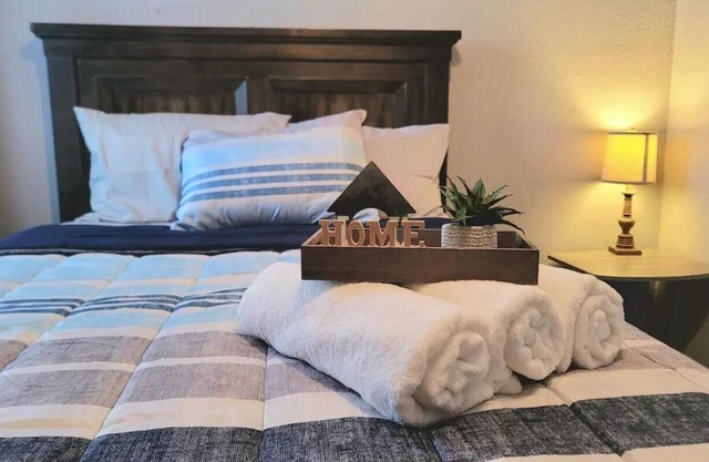 MTM Cozy Fortworth Suite, Entire Home,10 mins to Downtown Fort worth & Zoo