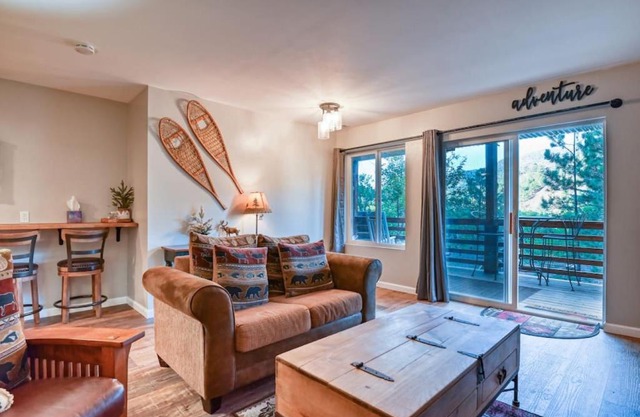 MTN Town Escape-Beavers Den, 1 Bdrm luxury Apt
