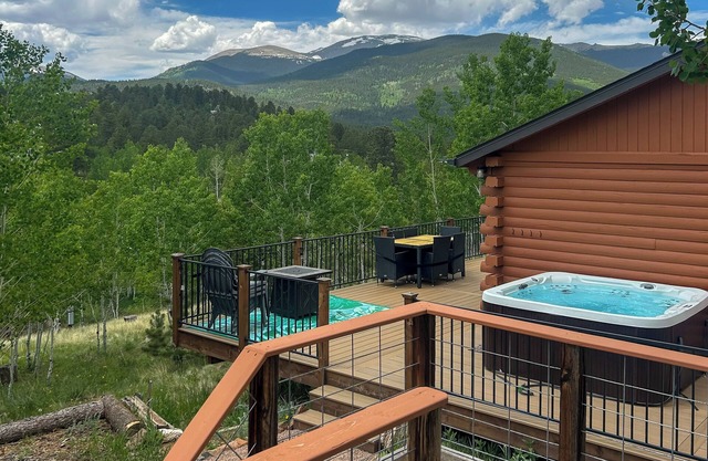 Mtn-View Haven w/ Hot Tub: 9 Mi to Dtwn Bailey