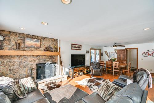 Mtn-View Patio and Hot Tub Home in Avon