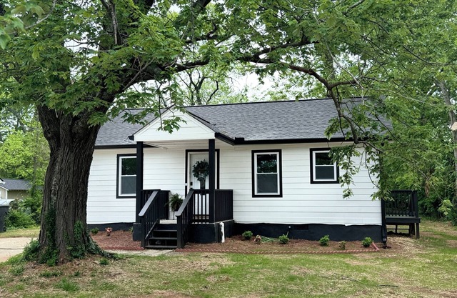 July 4 Fireworks Deal! MTSU and Downtown! Near Siegel soccer, Nashville! New 2BR