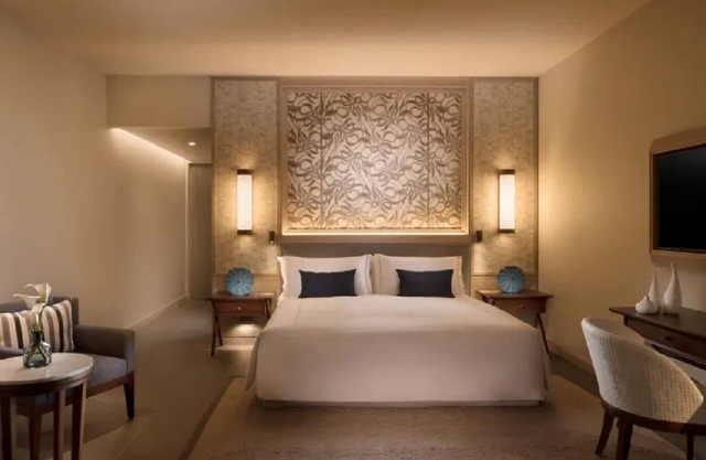 Embrace the Sugar Rush Experience! Free Parking, Outdoor Pool, Spa Center!