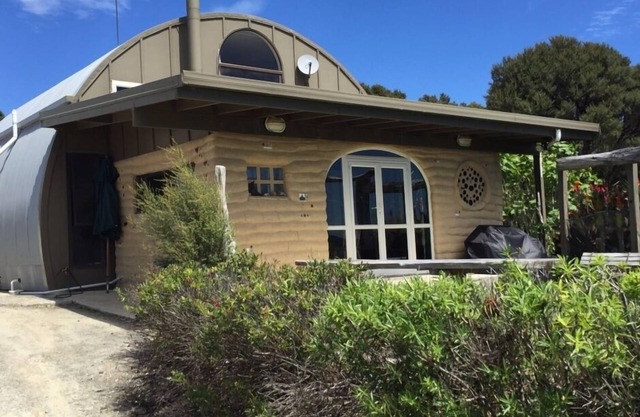 MUDBRICK BARN MUDENZA VU