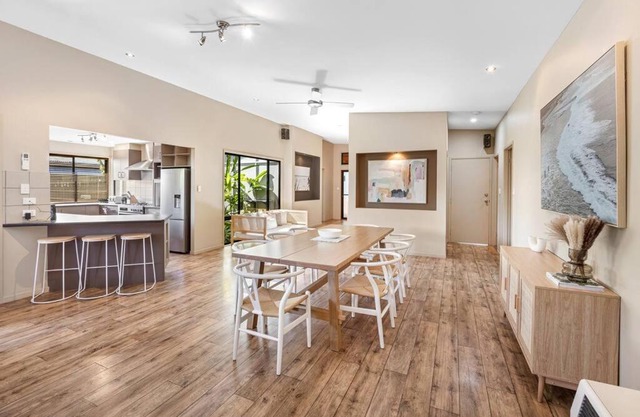 Mudjimba Escape-pet friendly, luxury villa w/pool