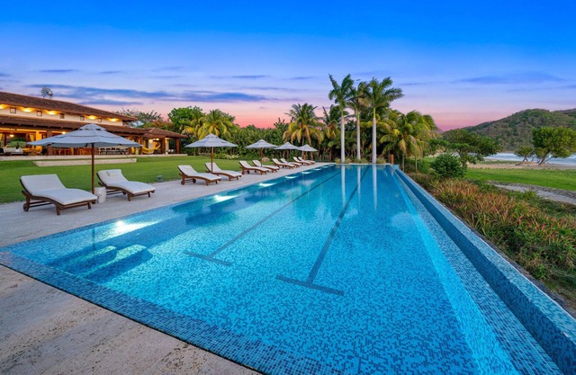 Frente a la playa Mukul / Auberge Resort Residencia privada + Barco y chef privado
