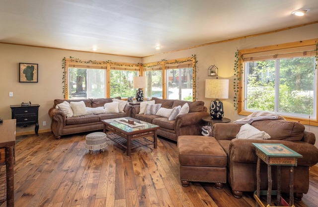 Muletail Ridge: Cute 3 bedroom, 3 bathroom Carnelian Bay home for 6 guests