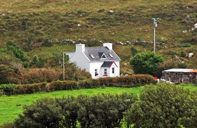 Mullane's Cottage - Three Bedroom House, Sleeps 6