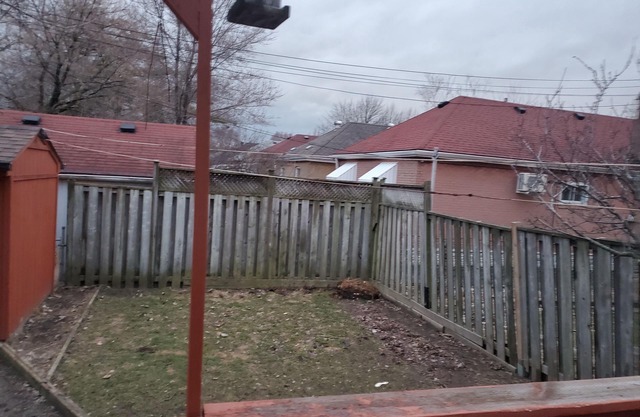 Multiple bedroom house with gigabit internet and amenities included!