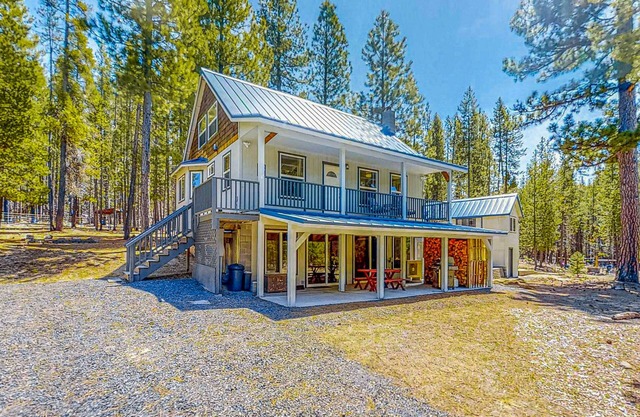 Multiple Unit Retreat w/ Firepit & Enclosed Yard