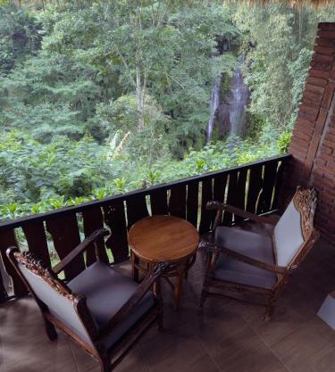Munduk Tutub waterfall view