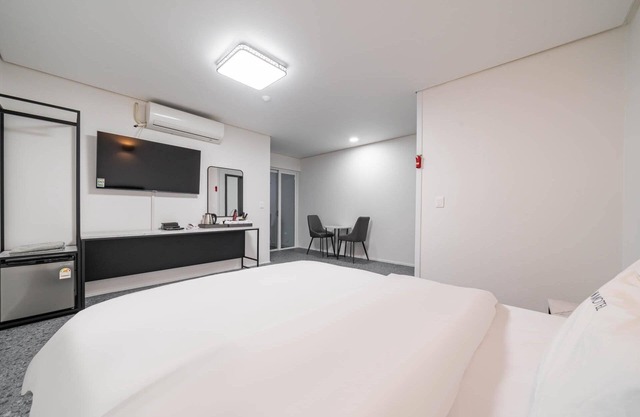 Mungyeong Hotel W