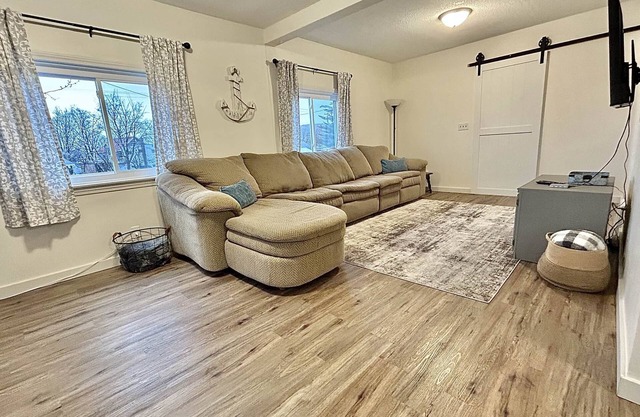 Munising Lakeview Getaway