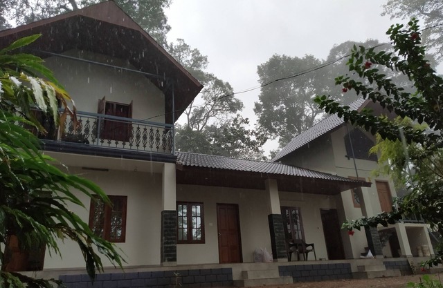 MUNNAR CARDAMOM FOREST FOREST 3BHK BUNGLOW ENTERO