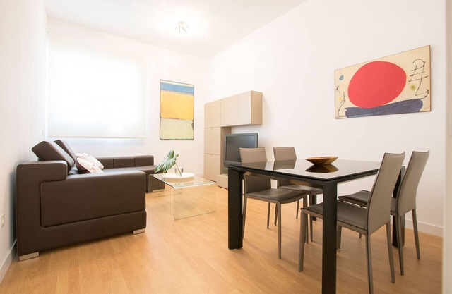 Murallas de Sevilla Apartamento con garaje 4 pax 2 dormitorios 1 baño terraza