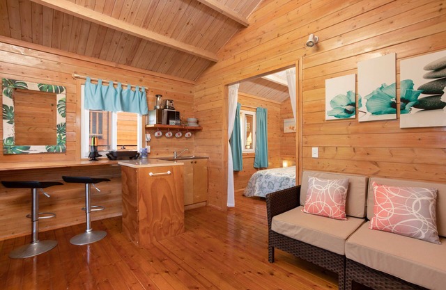 Muri Motu Outlook Cottage 1