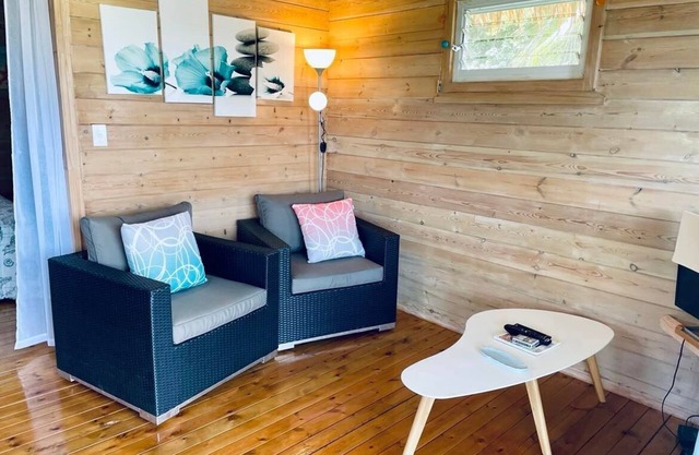 Muri Motu Outlook Cottage 2