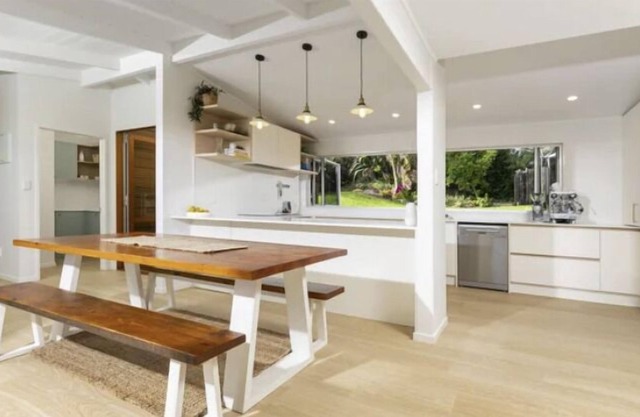 Muriwai Surf Shack