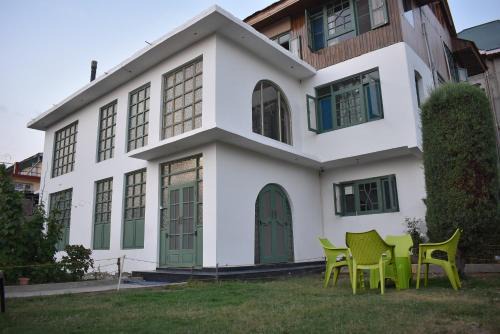 Musadiq Manzil