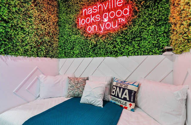 Muse Centrally located Nashville home near hot spots with elevator & central AC