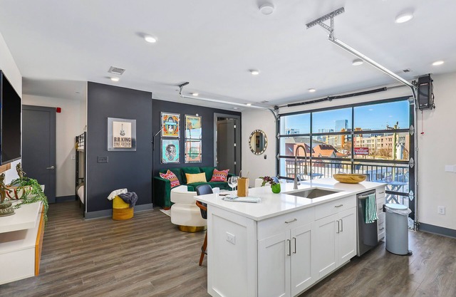 Muse | City-view third-floor condo with private balcony & AC