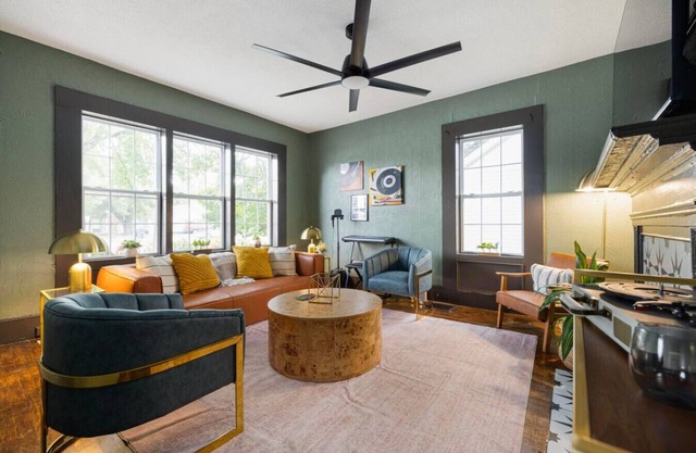 Music Vibes Near Downtown Kpt - 4br 1.5ba- Fenced yard - Downtown Kingsport