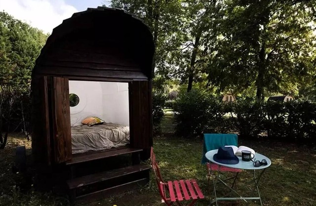 Musik und Musik 1 Zimmer 2 Personen ohne Sanitär