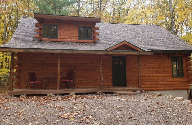 Muskie Ridge Cabin. Newly renovated log sided cabin.