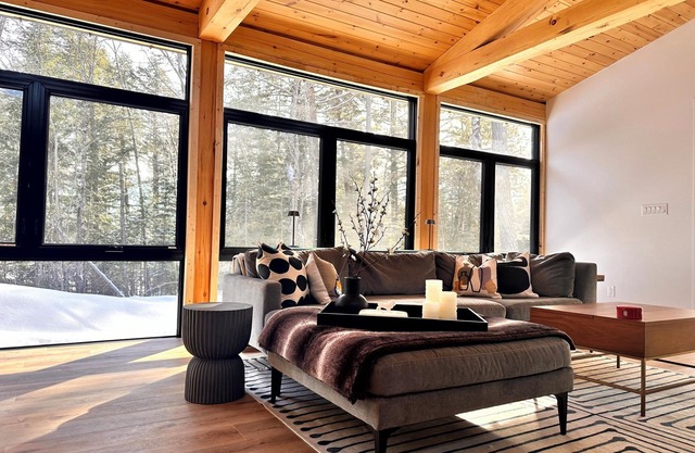 Muskoka Lakefront Dream Cottage - 3 Bedroom, 4 bed