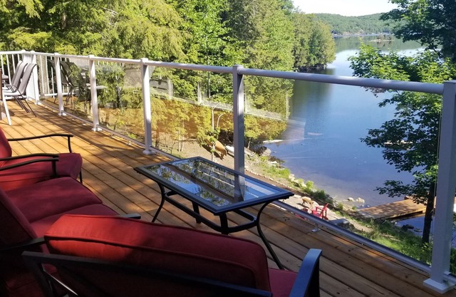 Muskoka, Maple Cottage ubicado en una tranquila bahía, hermosa vista, 4 dormitorios, 2 baños
