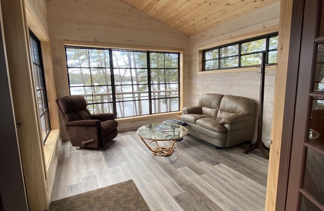 Muskoka PENINSULA cottage