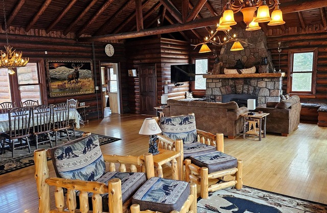 Debe ver - Hermosa cabaña / cabaña frente al lago en una península privada!
