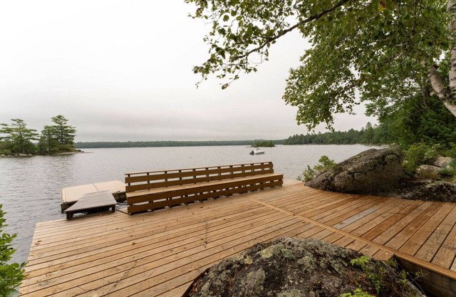 My 3 Girls Cabin! Lakefront!