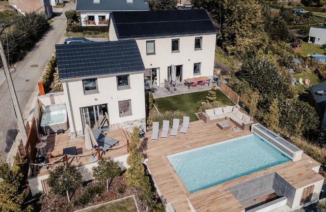 MY House's - 3 maisons avec piscine commune et la maison pour 3 personnes max avec jacuzzi privé