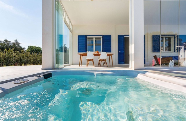 My Rental Homes - Villa Betty few steps away from a lovely bay easily reached on foot