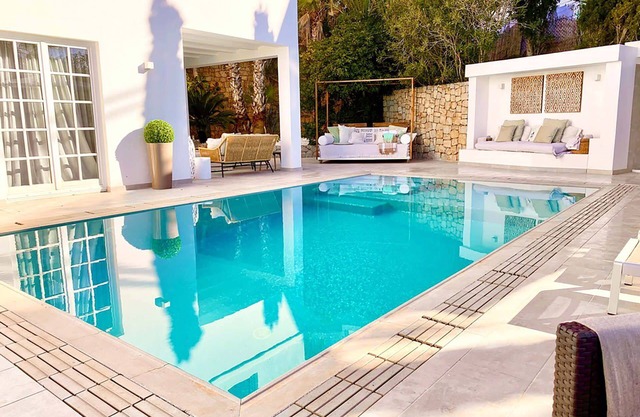 Villa en Ibiza con 4 habitaciones, capacidad 12