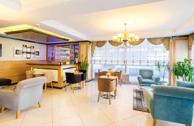 My Rose Hotel