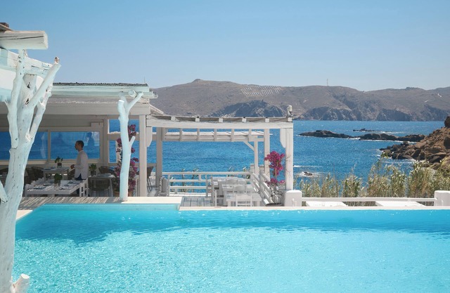 Mykonos Lolita, A Grecotel Resort to Live