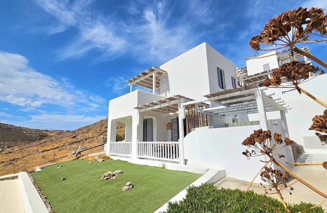 Mykonos4Islands Seaside Homes and Suites