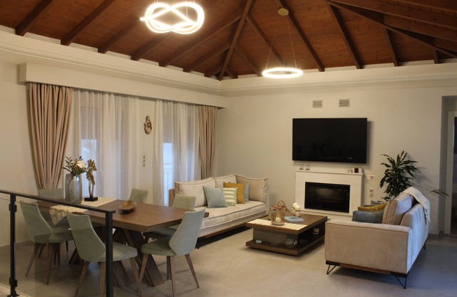 Myron Luxury Living -Two Bedroom Modern House with panoramic views