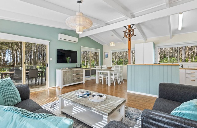 Mystery Bay Retreat - Bush Front Coastal Stay