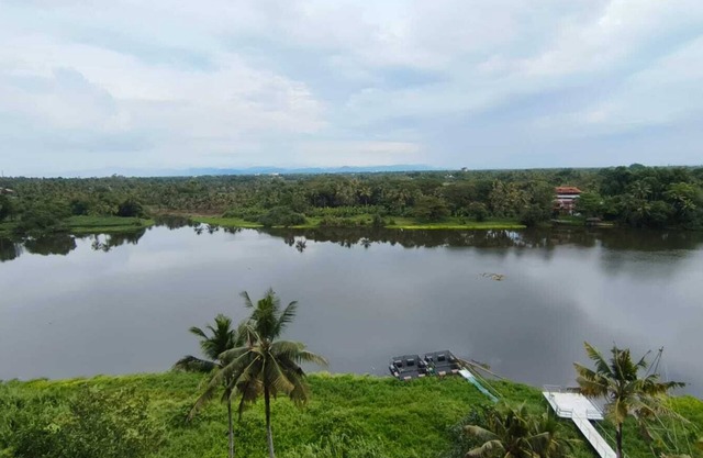 Mystic River - Wake up where the river sings. Full river view Apartment